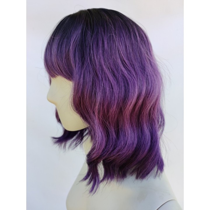 Peruka do ramion fale z grzywką loki fioletowa ciemny fiolet PK082