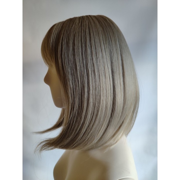 Peruka naturalny popielaty ciemny blond bob z grzywką do ramion PK115