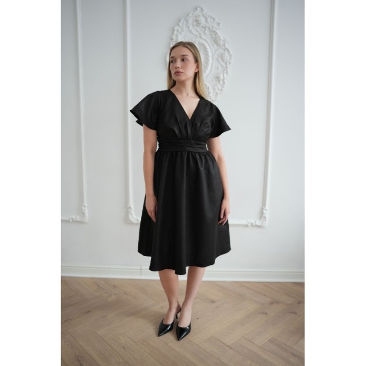 Sukienka midi CZARNA brokatowa z połyskiem za kolano kopertowy dekolt