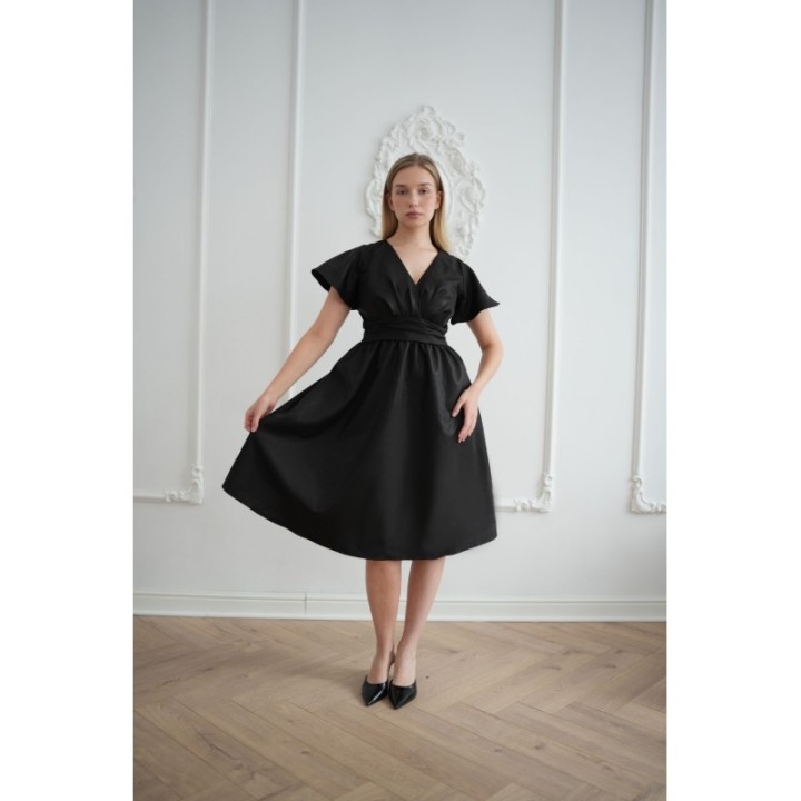 Sukienka midi CZARNA brokatowa z połyskiem za kolano kopertowy dekolt