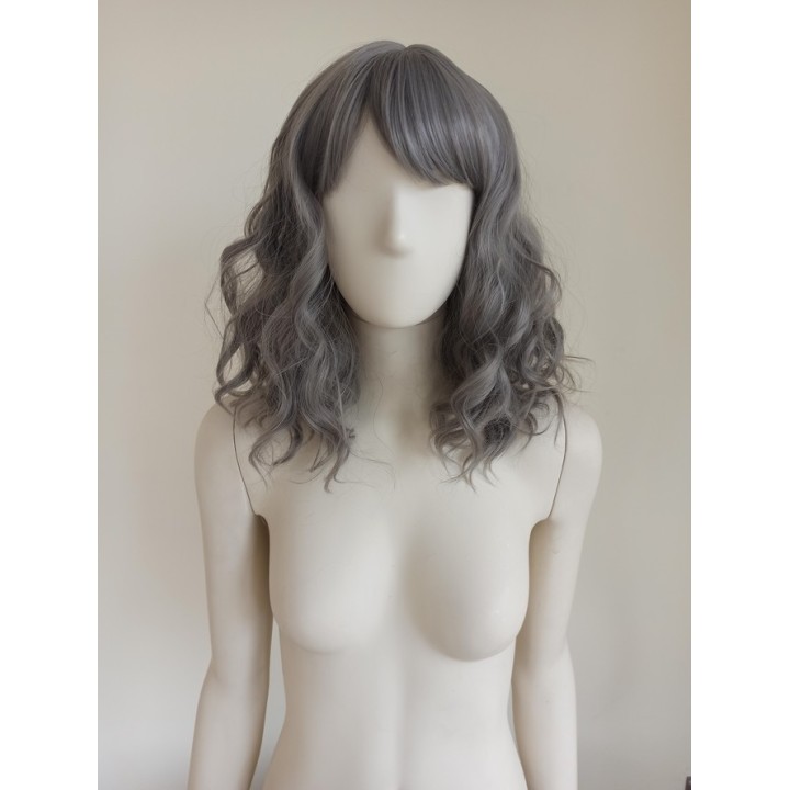 Peruka szara siwa do ramion fale loki z grzywką PK029