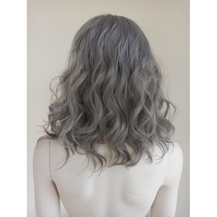 Peruka szara siwa do ramion fale loki z grzywką PK029