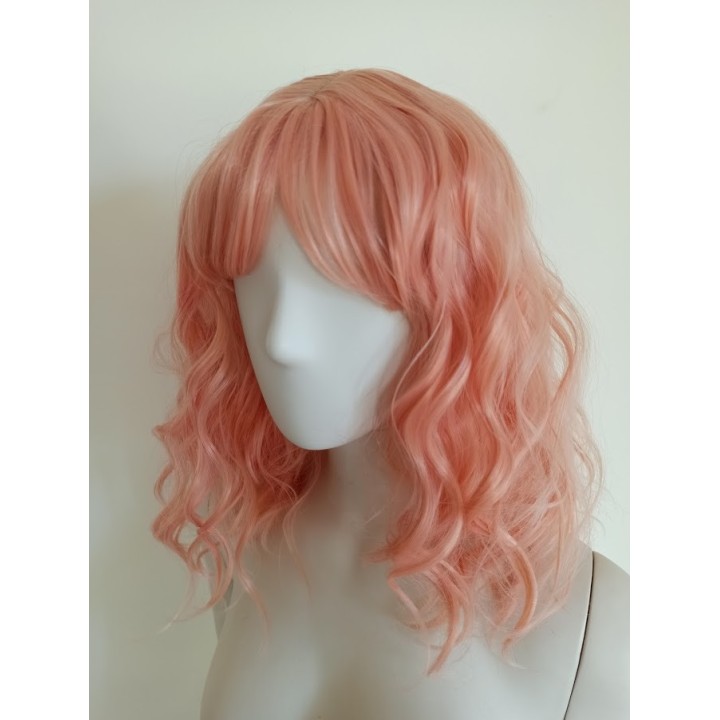 Peruka do ramion brzoskwiniowy róż z grzywką fale PK072