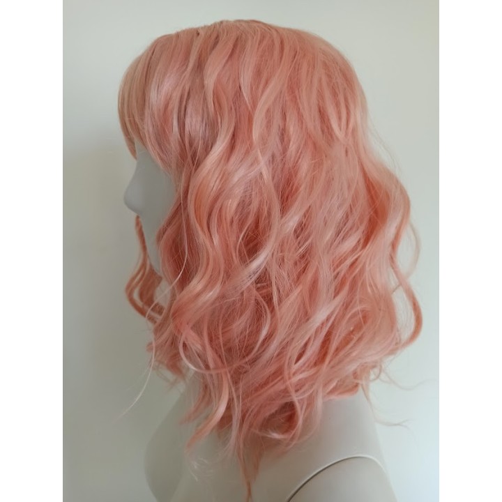 Peruka do ramion brzoskwiniowy róż z grzywką fale PK072