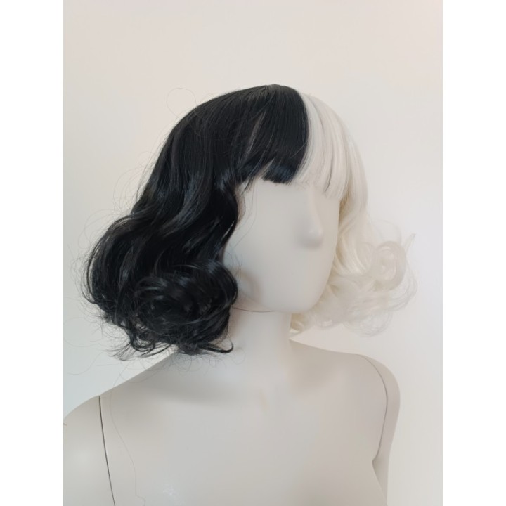 Peruka Cruella De Vil cosplay czarno biała loki PK026