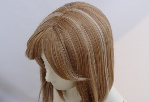 Peruka bob grzywka naturalny ciemny blond pasemka PK141