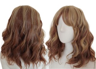 Peruka do ramion fale blond pasemka brąz lokowana PK071