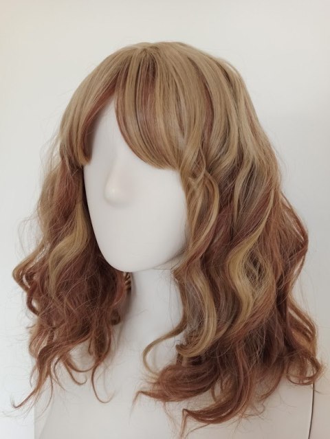 Peruka do ramion fale blond pasemka brąz lokowana PK071