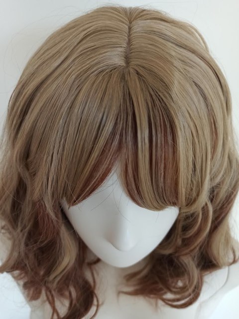 Peruka do ramion fale blond pasemka brąz lokowana PK071