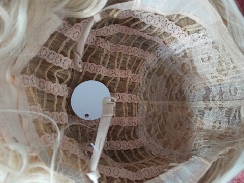 Peruka jasny blond fale do ramion bez grzywki PK002