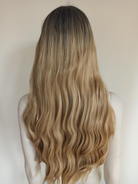 Peruka naturalny ciemny ciepły złoty blond fale PK061