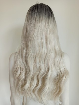 Peruka z przedziałkiem ombre jasny platynowy blond PK062