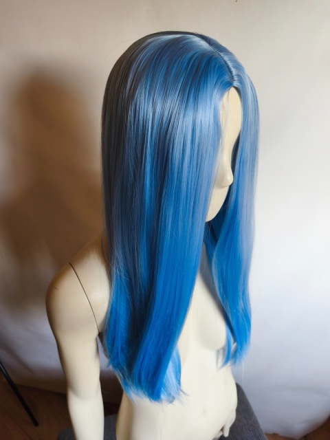 Peruka bez grzywki BŁĘKITNA niebieska z przedziałkiem prosta termoodporna cosplay