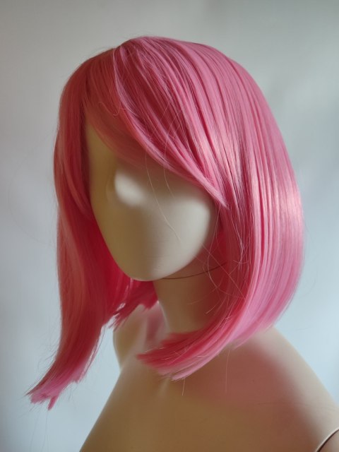Peruka bob do ramion różowa jasny róż z grzywką cosplay PK114