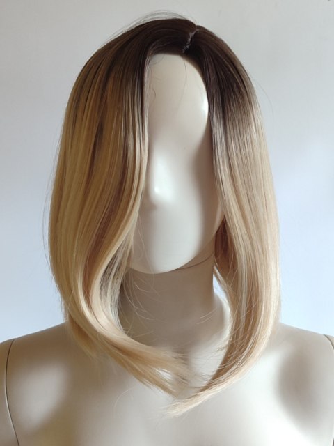 Peruka bob jasny blond ombre bez grzywki na co dzień do ramion PK163