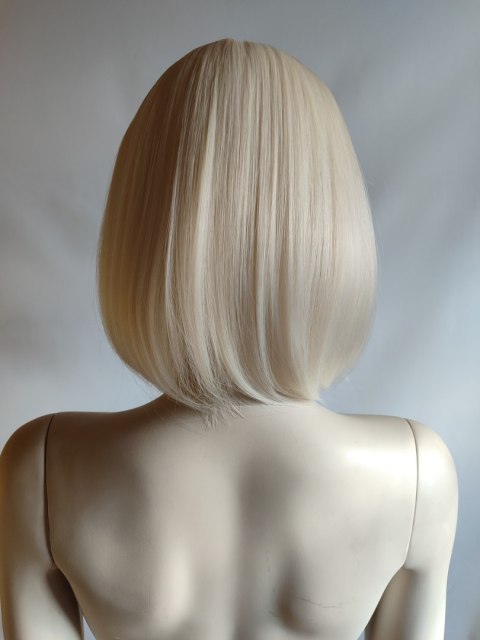 Peruka platynowy jasny blond bob do ramion PK116