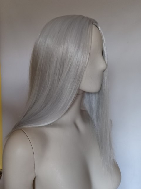 Peruka srebrna szara siwa longbob bez grzywki cosplay do ramion PK162