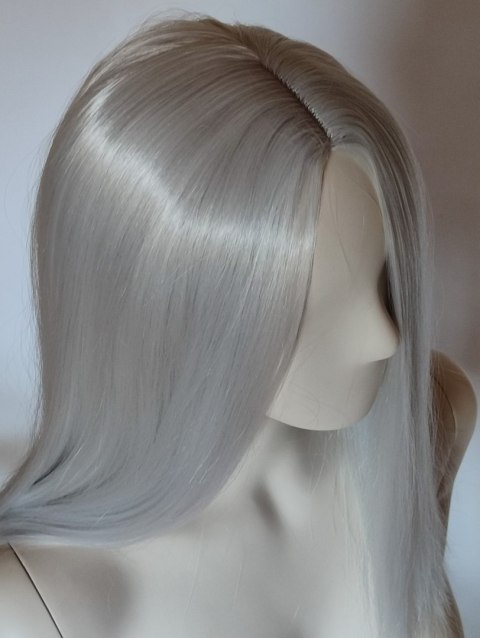Peruka srebrna szara siwa longbob bez grzywki cosplay do ramion PK162